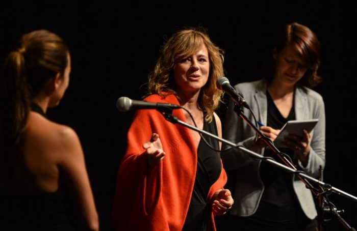 Emma Suaréz uvádí s Adrianou Ugarte Julietu