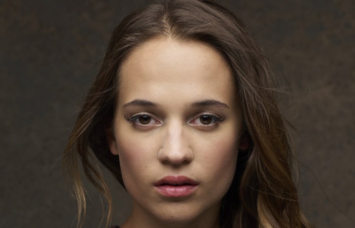 Padesát Alicia Vikander